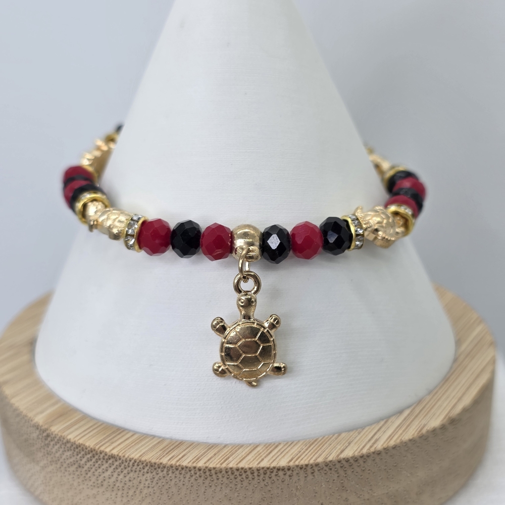 Elegant Gold and Black Beaded Bracelet with Turtle Charm BR216